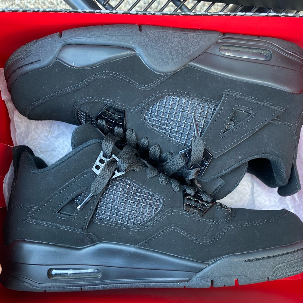 BLACK CAT 4s